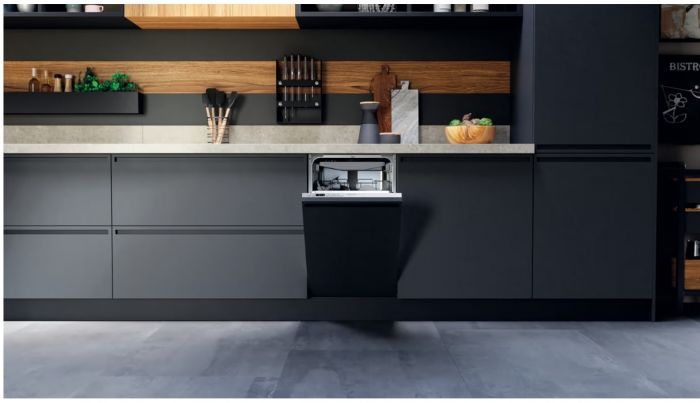 Вбудована посудомийна машина Hotpoint HSIO3O23WFE