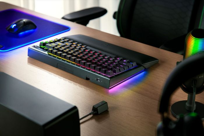 Клавіатура бездротова Razer BlackWidow V4 Pro ANSI Black (RZ03-05130100-R3M1)