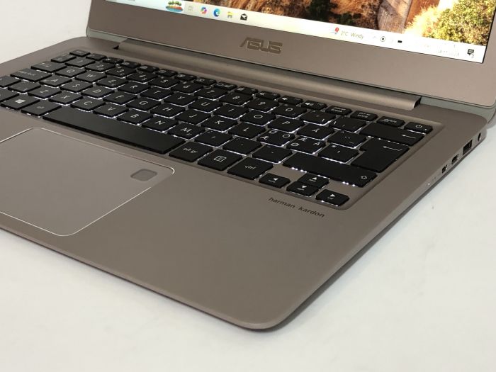 Ноутбук Asus ZenBook UX330C (AZBUX330C) б.в